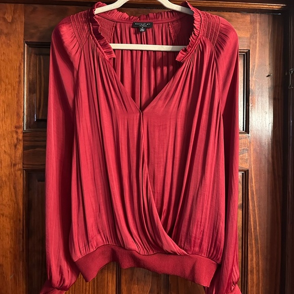 Express Red Women's Top - Picture 1 of 3